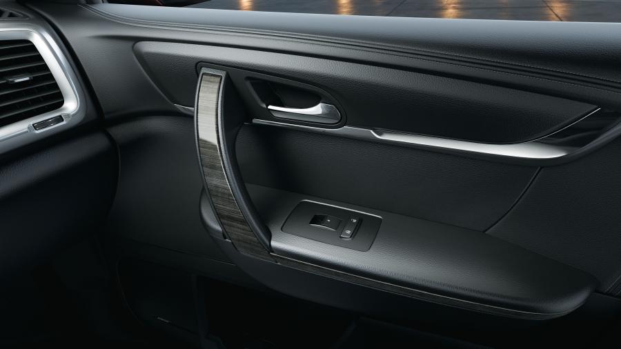  GMC Acadia Denali 2012 года  (фото 12 из 67)